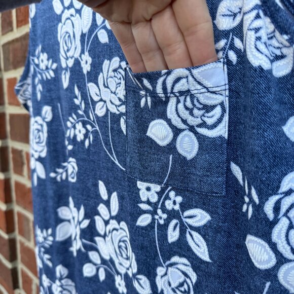 Papermoon Sleeveless Knit Top Medium Blue White Embroidered Flowers Cottagecore - Picture 3 of 8